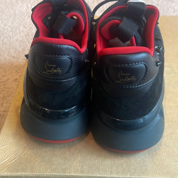 Christian Louboutin - Picture 4 of 8